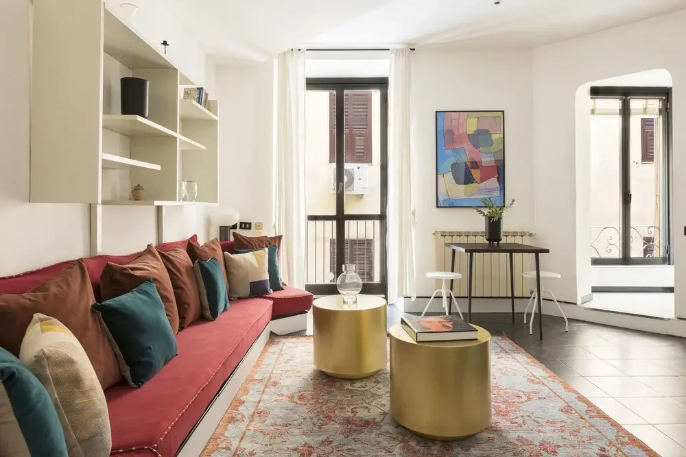 On Via Mecenate Apt 5