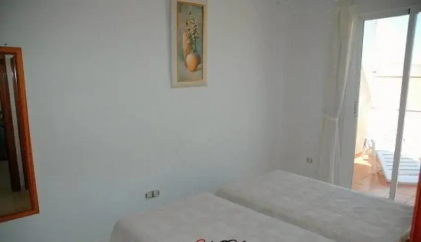 One-bedroom flat 200m from the beach