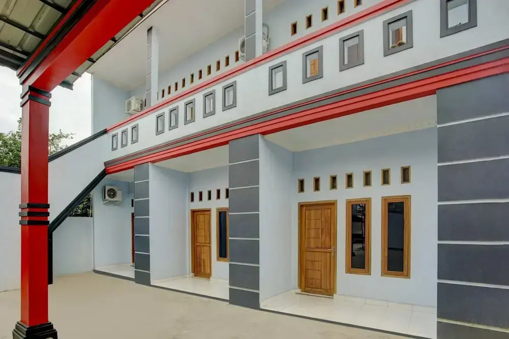 Azka Homestay Syariah by OYO Rooms