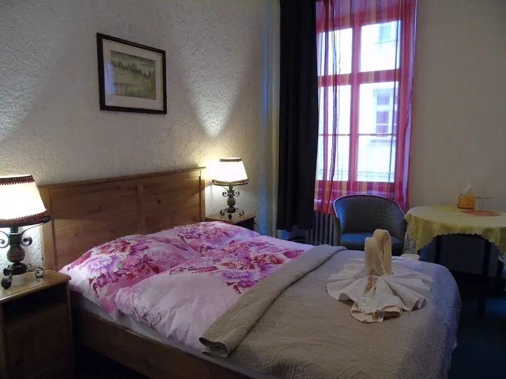 Grand Luxury Hotel