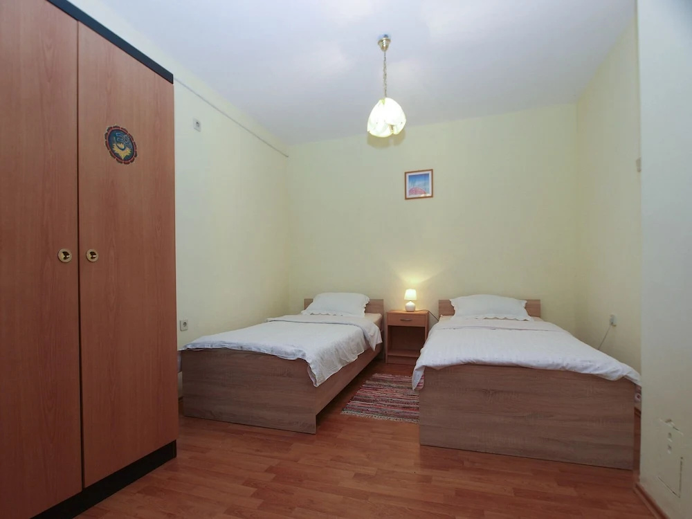 Apartment 949