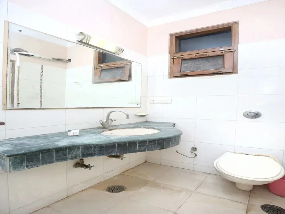 OYO Rooms Hussainpura Bridge