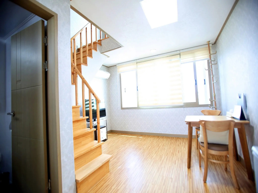 Seogwipo Hesede House Pension(서귀포 헤세드하우스펜션)