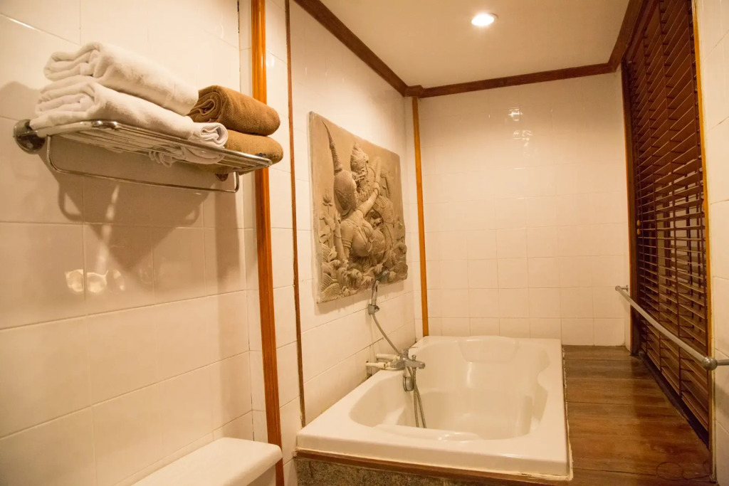 White House Beach Resort And Spa