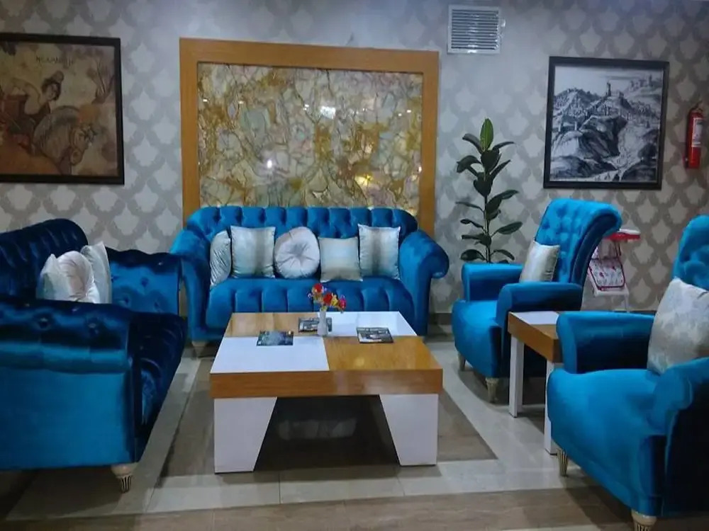 Tella Hotel