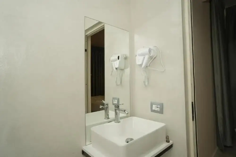 Eiza Apartments