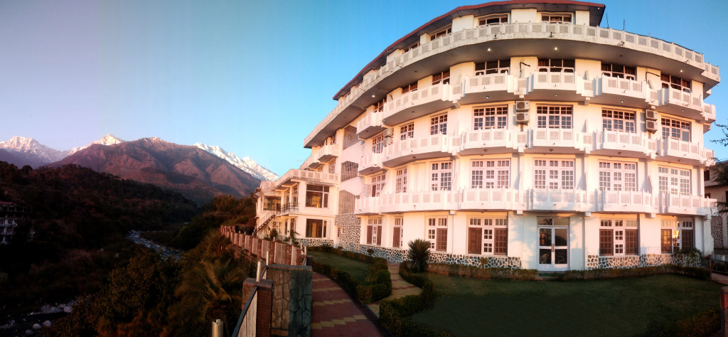 Hotel Vatika - the riverside resort