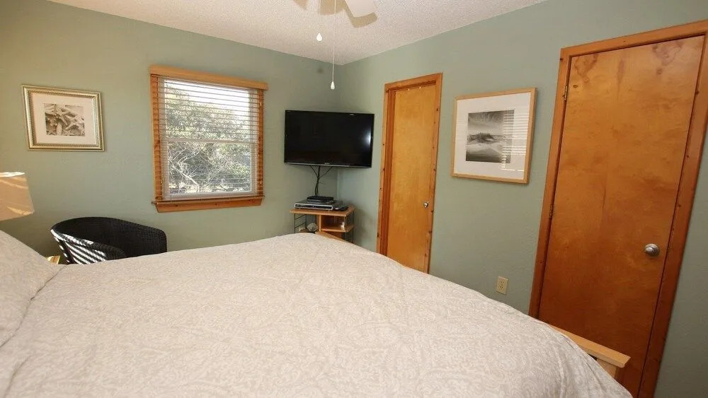 Crab's Day Off - 5 Br Home
