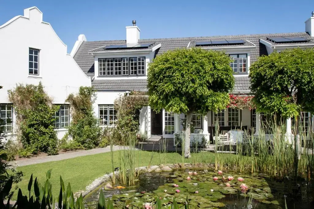 14 on Klein Constantia, Adults only