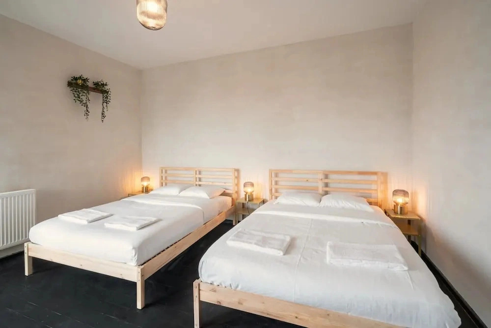 Comfortable 2br/14p Apartment - Central Antwerp