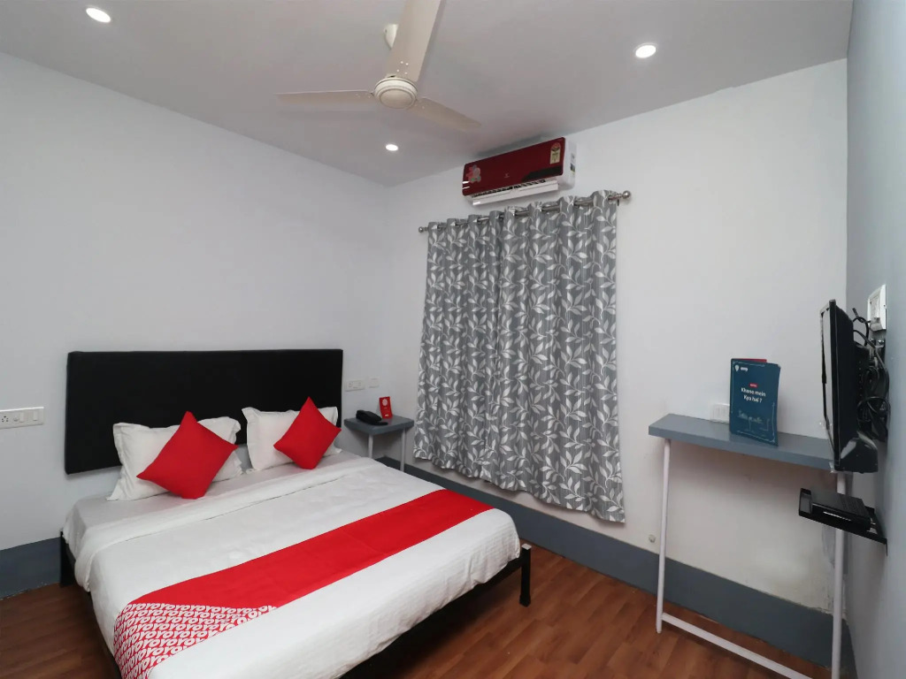 OYO 28262 Signature Homes