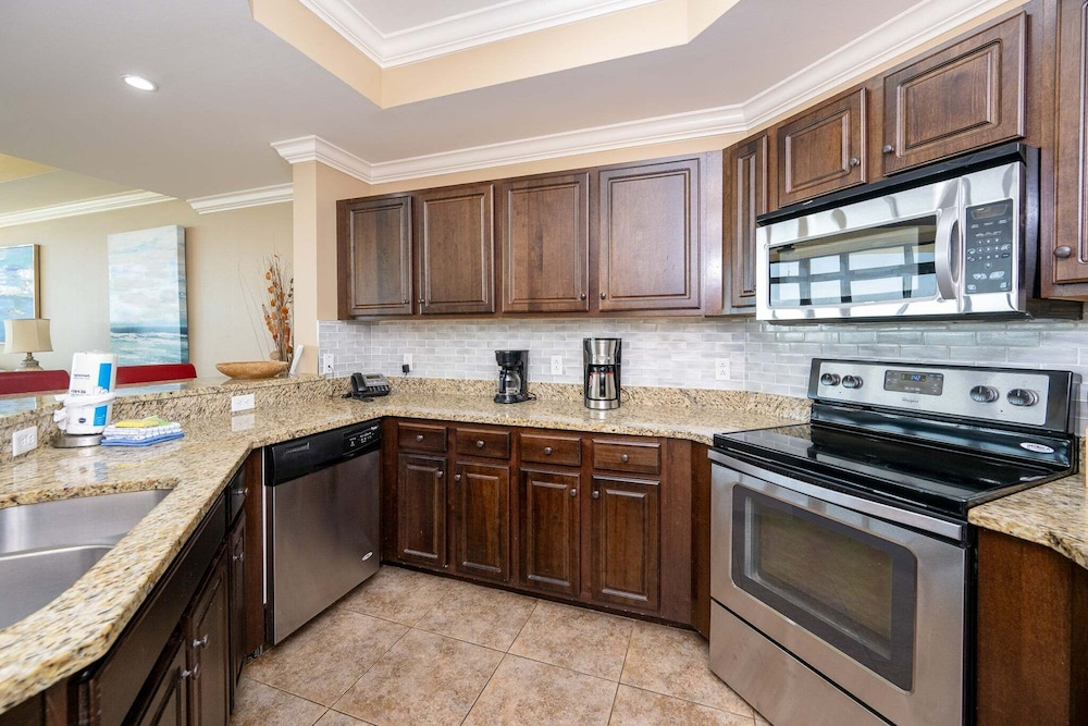 The Oasis 1503 Formerly Phoenix West Ii 1503 3 Bedroom Condo