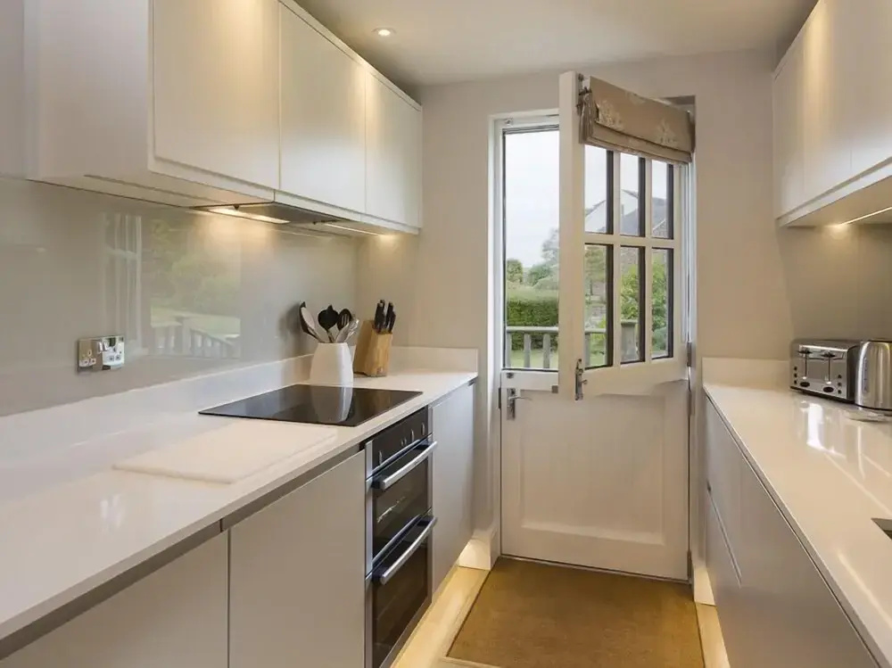 4 The Manor House Hillfield Village