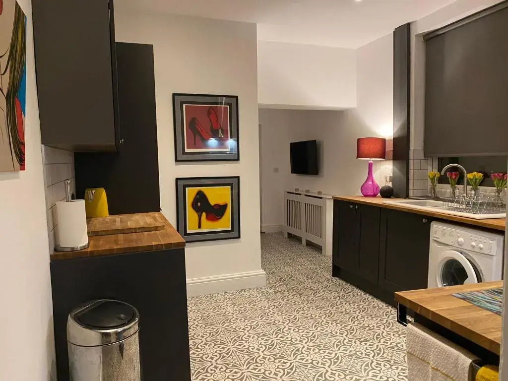 Refurbished 3 Bed House in Manchester
