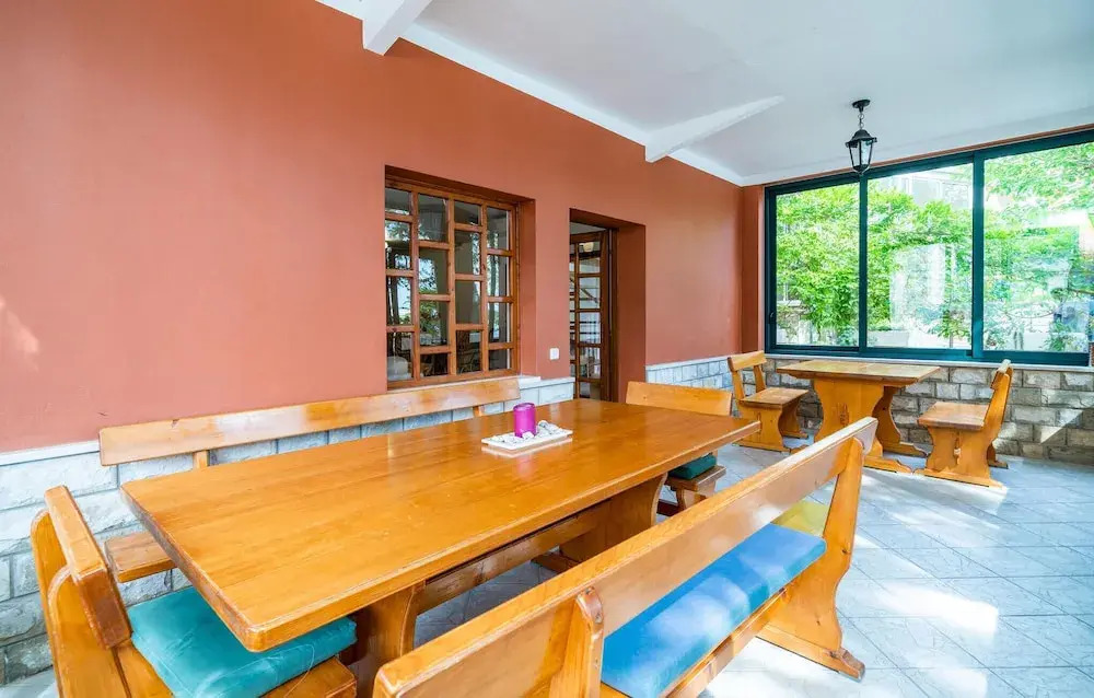 Stunning Home in Zaton Mali With Wifi and 5 Bedrooms