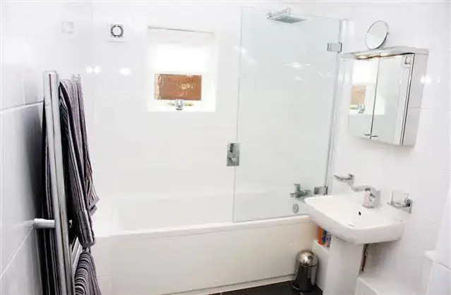 Flat 4 Summertown Court