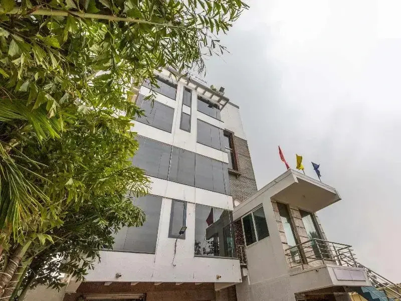 Sandal Leaf Park by OYO Rooms