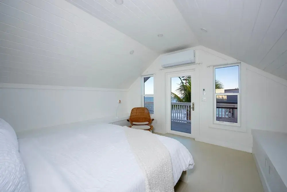 Veselka - Remodeled Home On Double Bay Beach 3 Bedroom Home