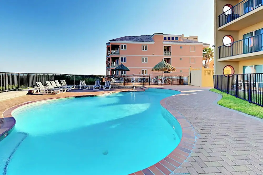 Oceanfront 1st-floor Condo on Spi: Patio & Pool