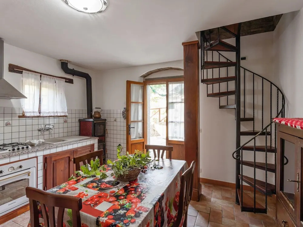 Idyllic Farmhouse With Bbq, Swimming Pool, Terrace, Garden