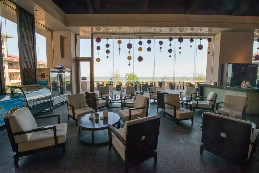 Qinhuangdao Arcadia Seaside Holiday Hotel