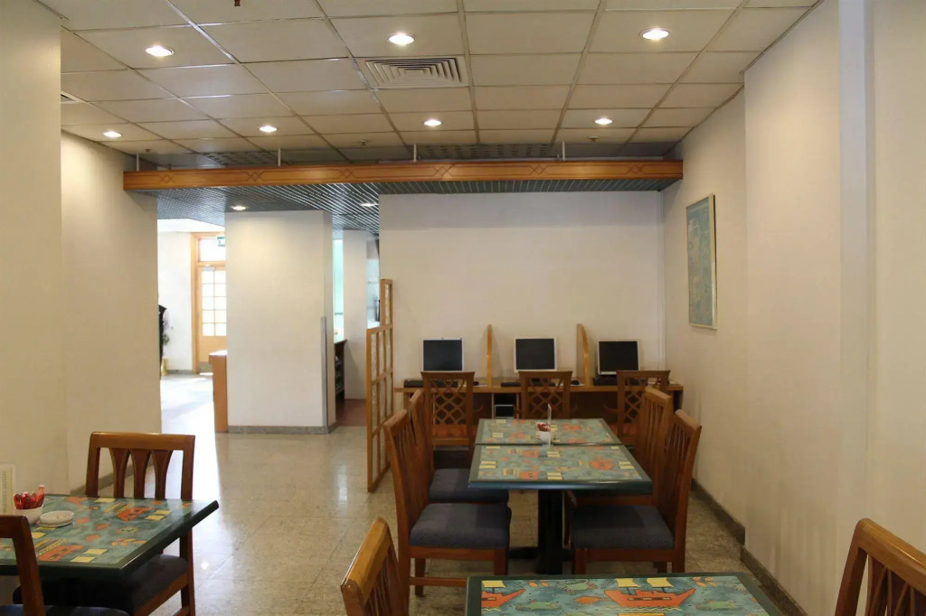 Oasis Hotel