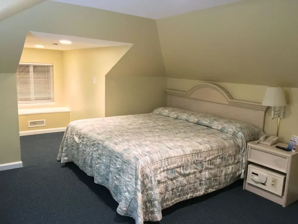 Riviera Resort & Suites
