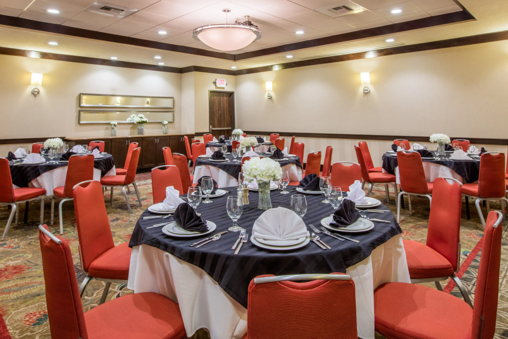 Crowne Plaza Anchorage-Midtown by IHG