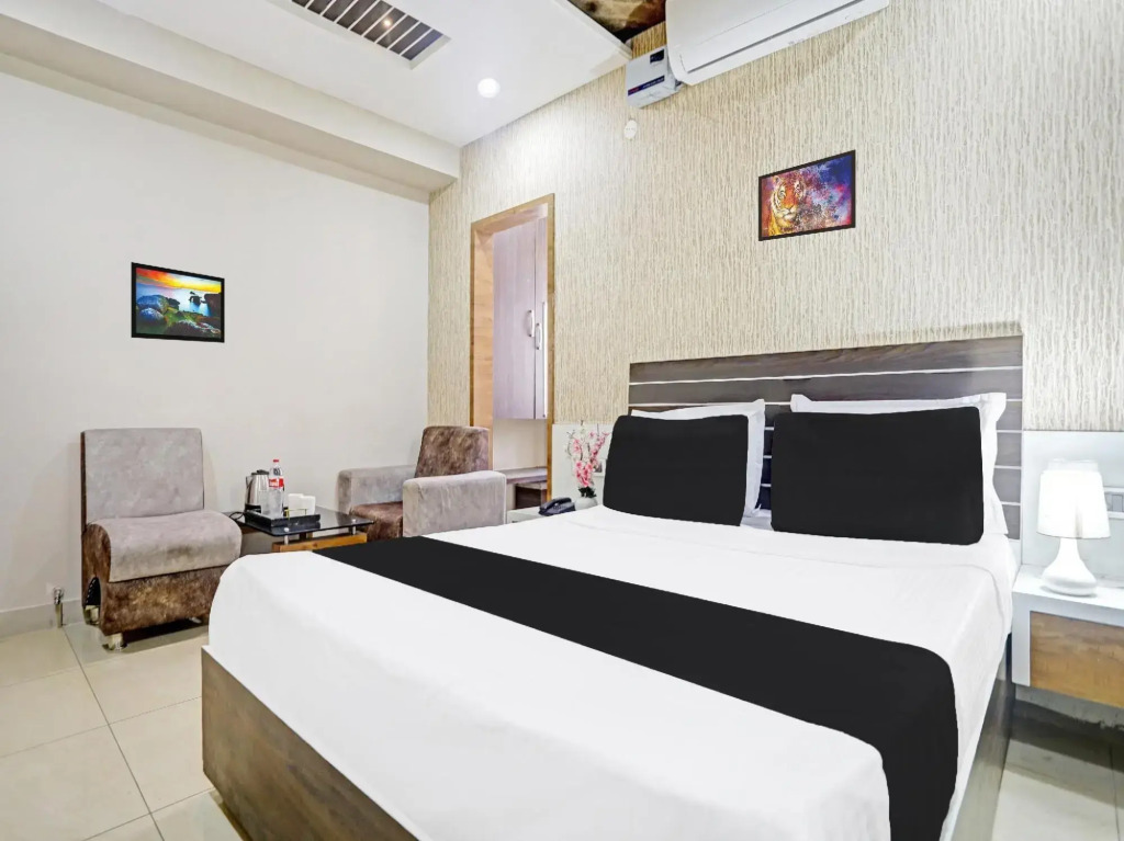 Vasishtha Grand by OYO Rooms