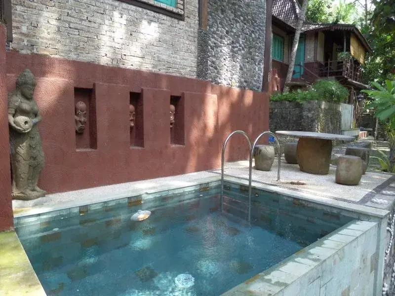 瓦纳普拉斯塔别墅(Wanaprasta Villa)