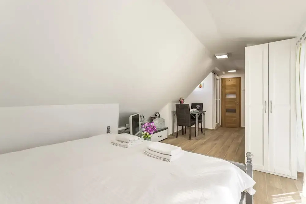 Apartments and Rooms Villa Erede