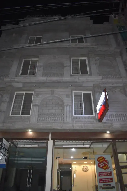 Fortville Hotel