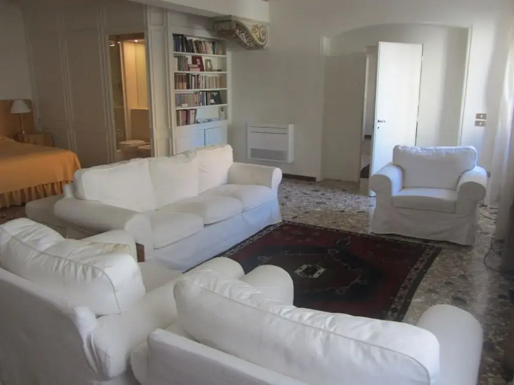 Palazzo Della Torre Room