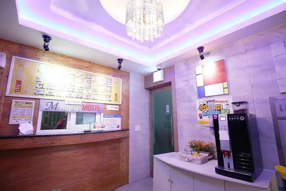 Daejeon Wolpyeong M House