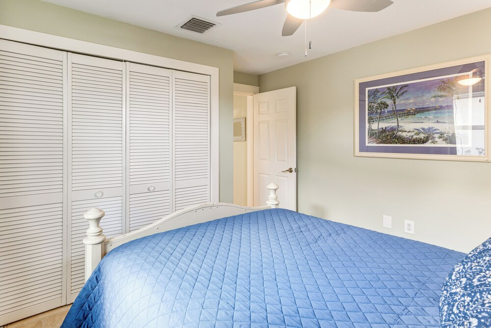 Walk to Parks, Eats & Bars: Stuart Home w/ Patio
