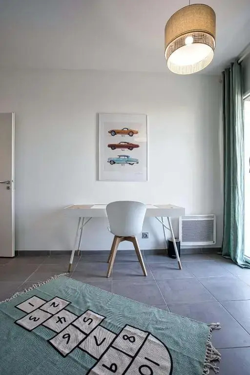 Superbe appart 3 p, 10 mn de la plage avec piscine et parking