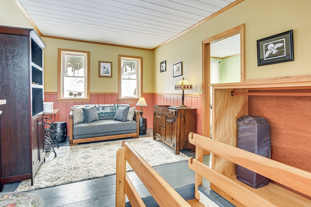 Dock & Views! Lakeside Family Escape in Wilton