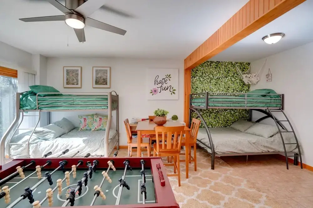 Stunning Athens Home: Mtn Views & Pool Access