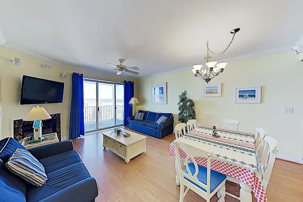 Beachfront W/ Pool & Ocean-view Balcony 3 Bedroom Condo