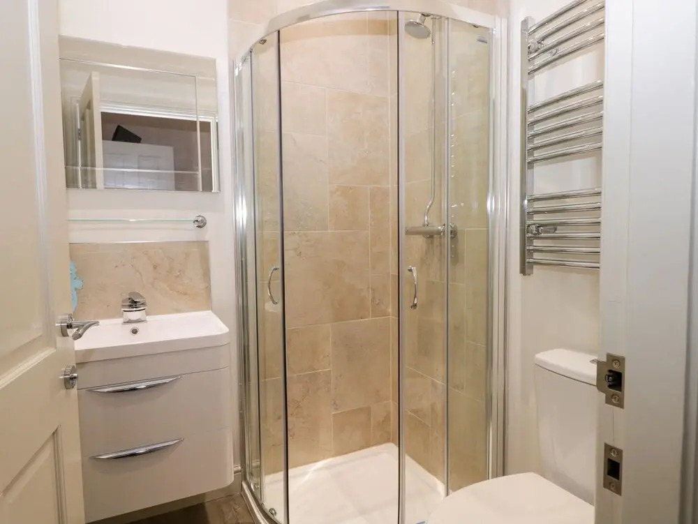 Sea-Renity - Part of the The Bay Filey Holiday Village with pool, gym and direct beach access, pub, restaurant, tennis and meadows walks