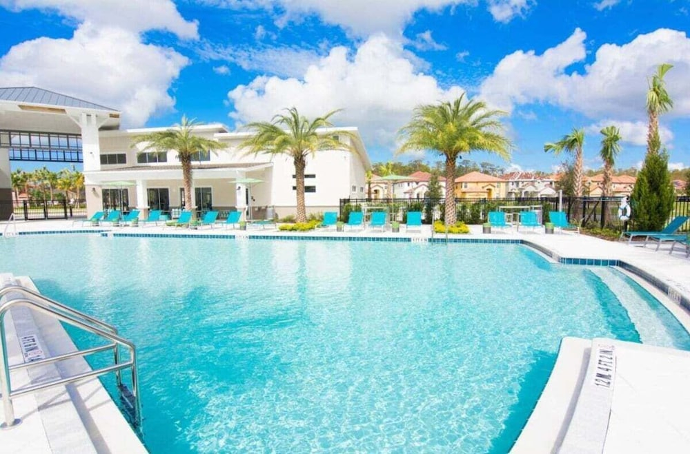 2525 Shanti Amazing 15 Suites Mansion