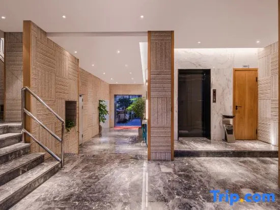 Man · Hotel（Kunming Railway Station Tangzixiang Subway station store）