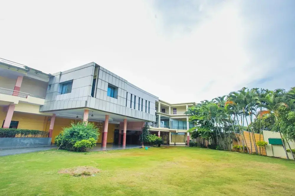 Hotel Comforts Suites