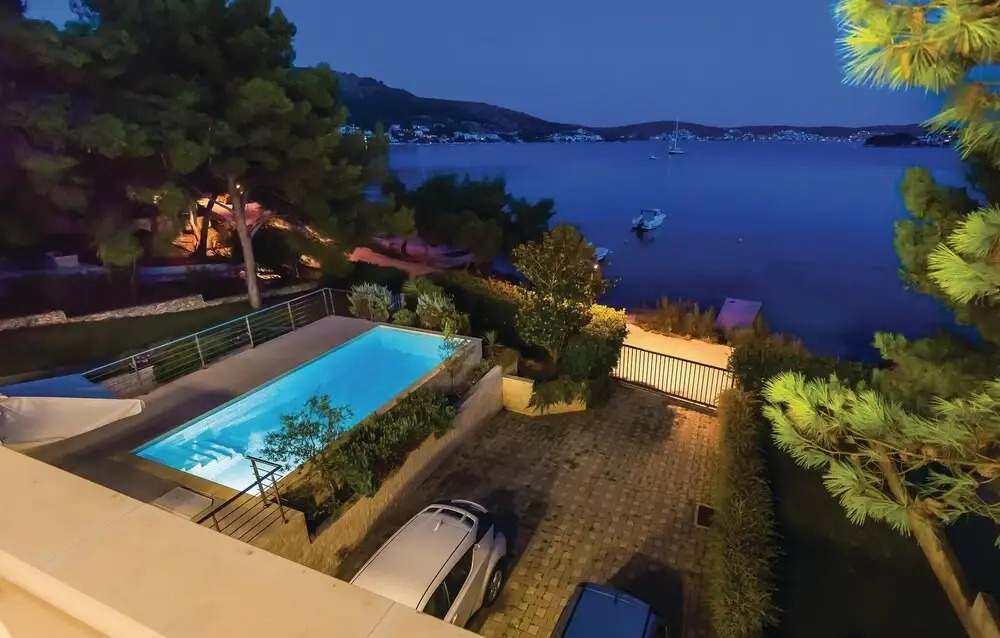 Five-Bedroom Holiday Home In Rogoznica