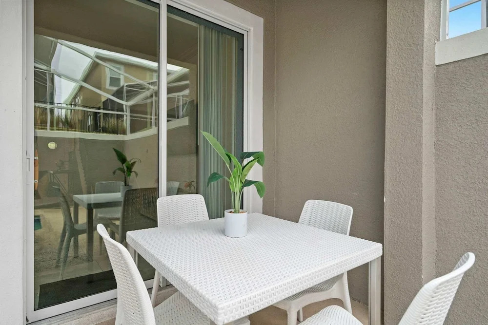 Gorgeous 5bed TH Close to Disney Water Park