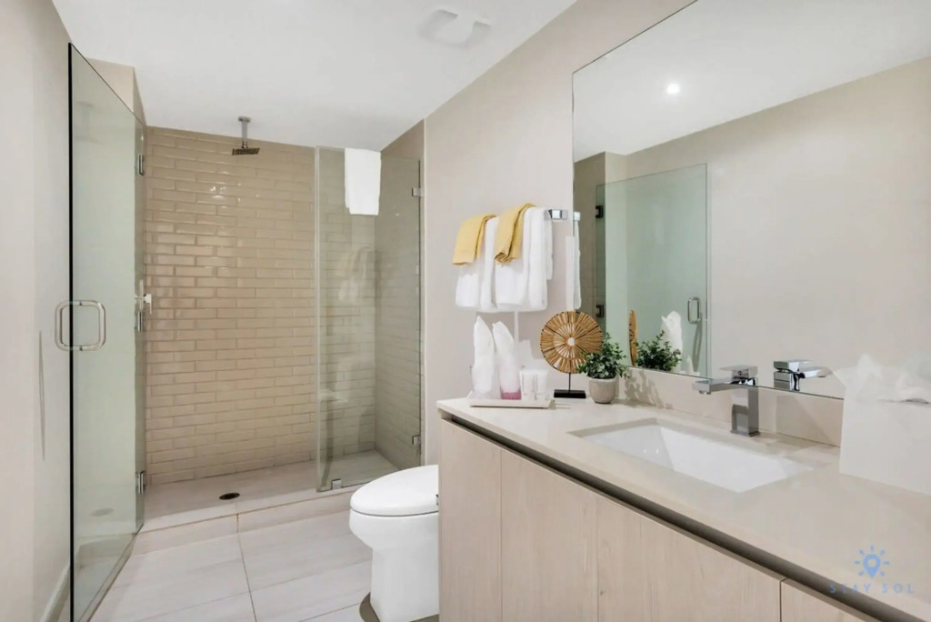 Luxury 3 Br- Front Intercostal View Amazing Pools