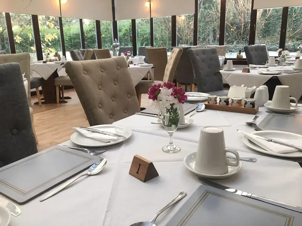 Torrs Warren Country House Hotel