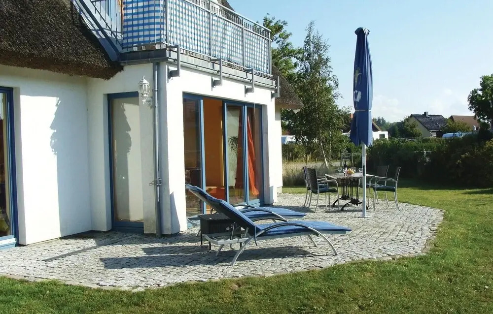 Beautiful Apartment in Börgerende With 2 Bedrooms