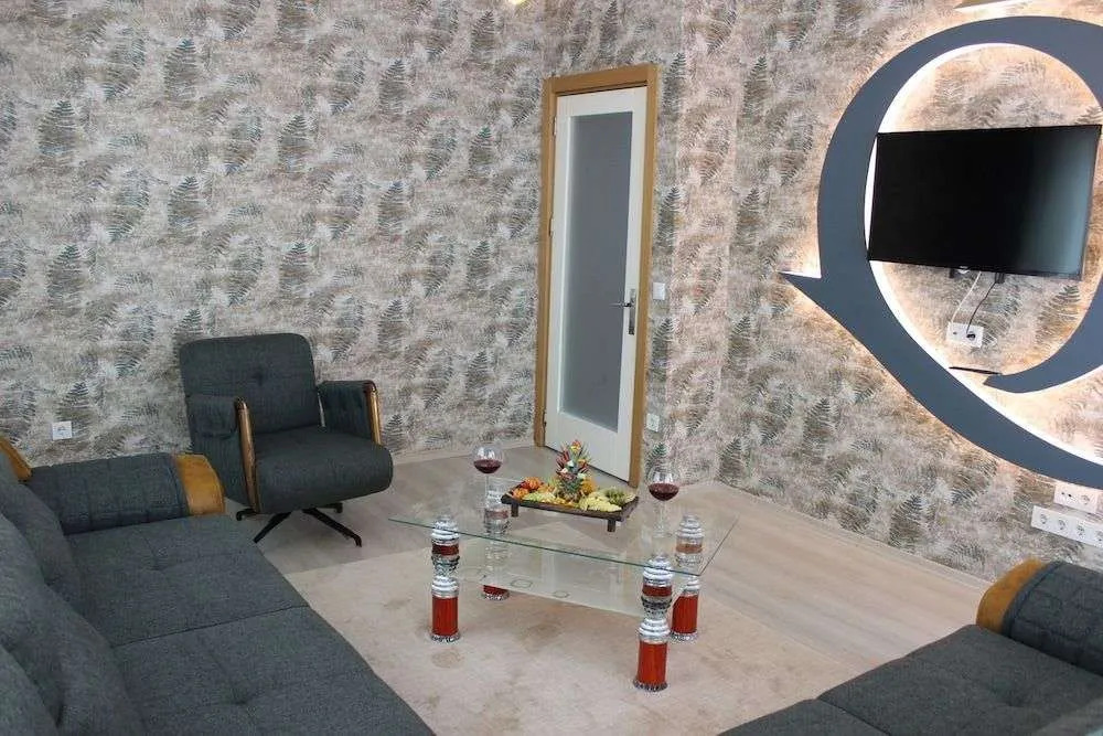 Quars Suite