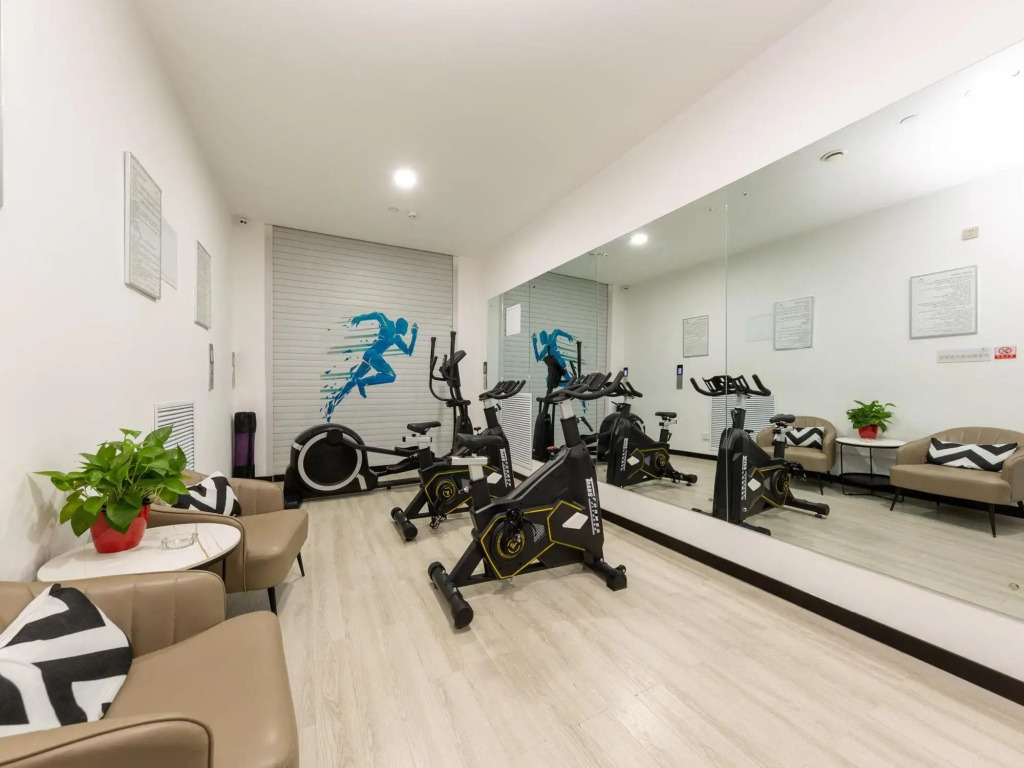 Taiyuan H Crystal Hotel (Jinyang Street Subway Station Branch)